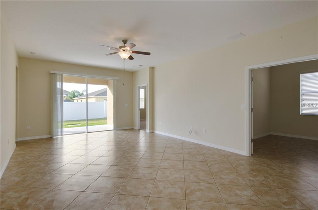 916 MEADOW GLADE DRIVE, RUSKIN, Florida 33570, 3 Bedrooms Bedrooms, 7 Rooms Rooms,3 BathroomsBathrooms,Residential,For sale,MEADOW GLADE,T2927404