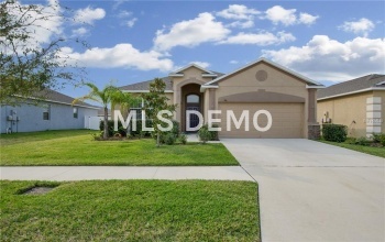 916 MEADOW GLADE DRIVE, RUSKIN, Florida 33570, 3 Bedrooms Bedrooms, 7 Rooms Rooms,3 BathroomsBathrooms,Residential,For sale,MEADOW GLADE,T2927404