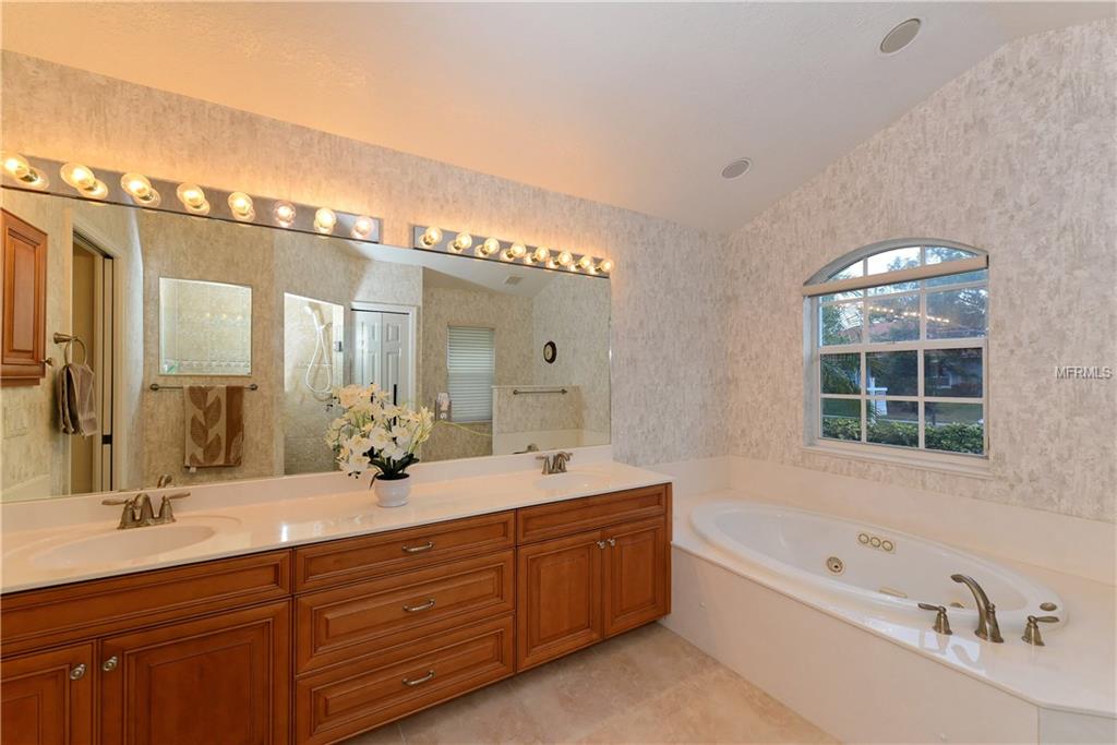 1989 WHITE FEATHER LANE, NOKOMIS, Florida 34275, 3 Bedrooms Bedrooms, 8 Rooms Rooms,2 BathroomsBathrooms,Residential,For sale,WHITE FEATHER,A4198726