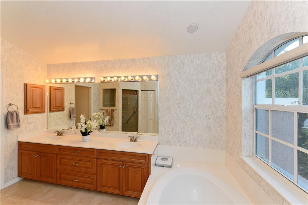 1989 WHITE FEATHER LANE, NOKOMIS, Florida 34275, 3 Bedrooms Bedrooms, 8 Rooms Rooms,2 BathroomsBathrooms,Residential,For sale,WHITE FEATHER,A4198726