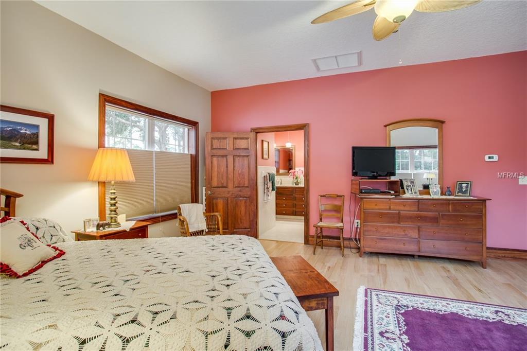 40636 PLYMOUTH CIRCLE, UMATILLA, Florida 32784, 4 Bedrooms Bedrooms, 9 Rooms Rooms,4 BathroomsBathrooms,Residential,For sale,PLYMOUTH,G4849621