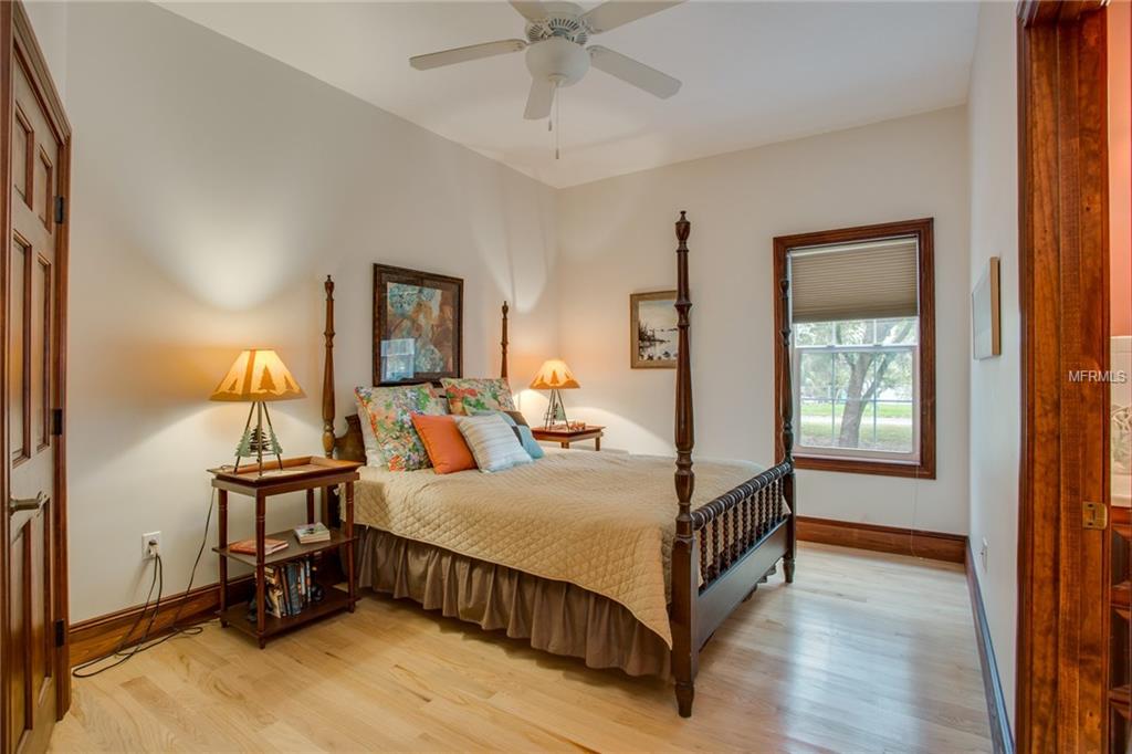 40636 PLYMOUTH CIRCLE, UMATILLA, Florida 32784, 4 Bedrooms Bedrooms, 9 Rooms Rooms,4 BathroomsBathrooms,Residential,For sale,PLYMOUTH,G4849621