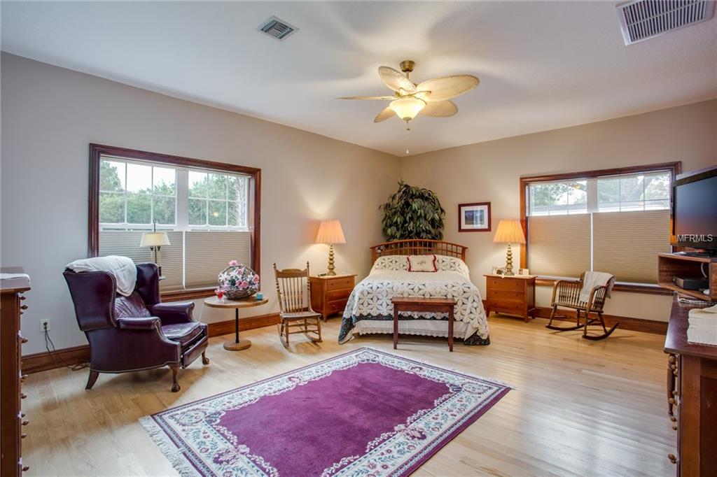 40636 PLYMOUTH CIRCLE, UMATILLA, Florida 32784, 4 Bedrooms Bedrooms, 9 Rooms Rooms,4 BathroomsBathrooms,Residential,For sale,PLYMOUTH,G4849621