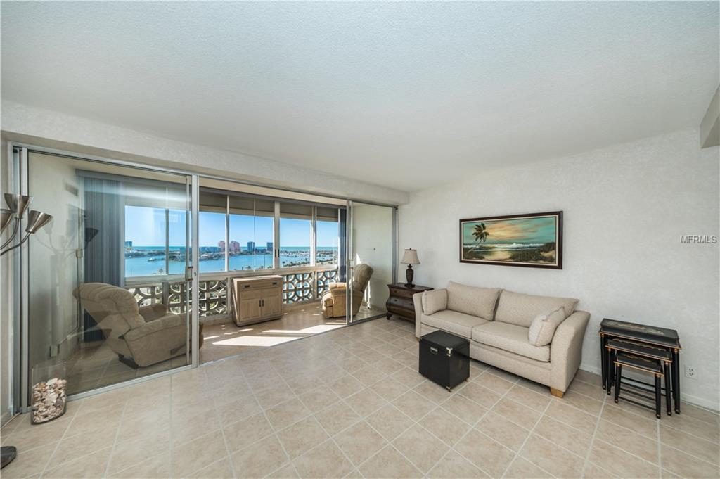 31 ISLAND WAY, CLEARWATER BEACH, Florida 33767, 1 Bedroom Bedrooms, 3 Rooms Rooms,1 BathroomBathrooms,Residential,For sale,ISLAND,U7844630