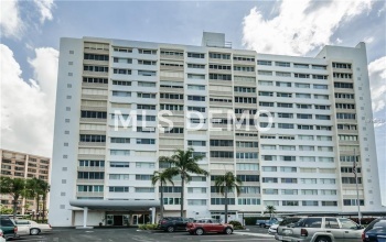 31 ISLAND WAY, CLEARWATER BEACH, Florida 33767, 1 Bedroom Bedrooms, 3 Rooms Rooms,1 BathroomBathrooms,Residential,For sale,ISLAND,U7844630