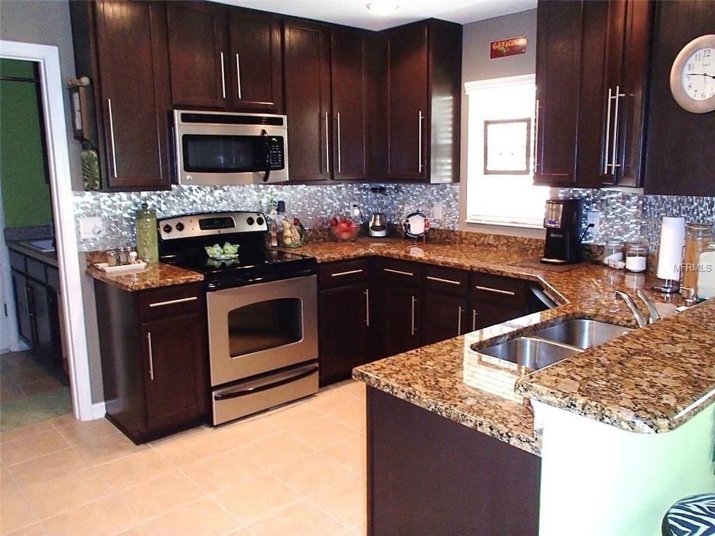 5822 OAK MILL TERRACE, PALMETTO, Florida 34221, 3 Bedrooms Bedrooms, 3 Rooms Rooms,2 BathroomsBathrooms,Residential,For sale,OAK MILL,A4209617