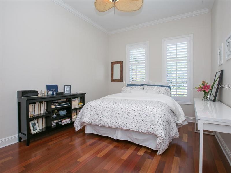 1221 OYSTER COVE DRIVE, SARASOTA, Florida 34242, 3 Bedrooms Bedrooms, 7 Rooms Rooms,2 BathroomsBathrooms,Residential,For sale,OYSTER COVE,A4202030