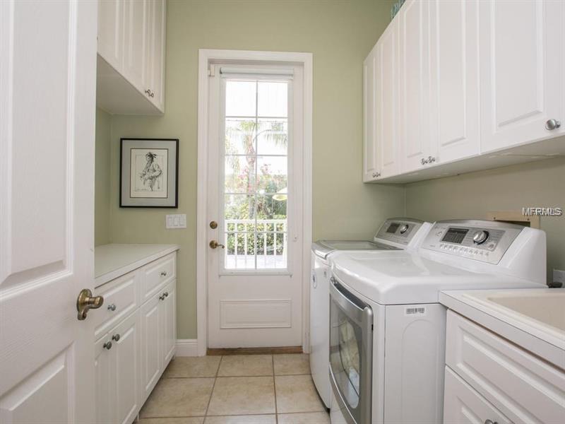 1221 OYSTER COVE DRIVE, SARASOTA, Florida 34242, 3 Bedrooms Bedrooms, 7 Rooms Rooms,2 BathroomsBathrooms,Residential,For sale,OYSTER COVE,A4202030