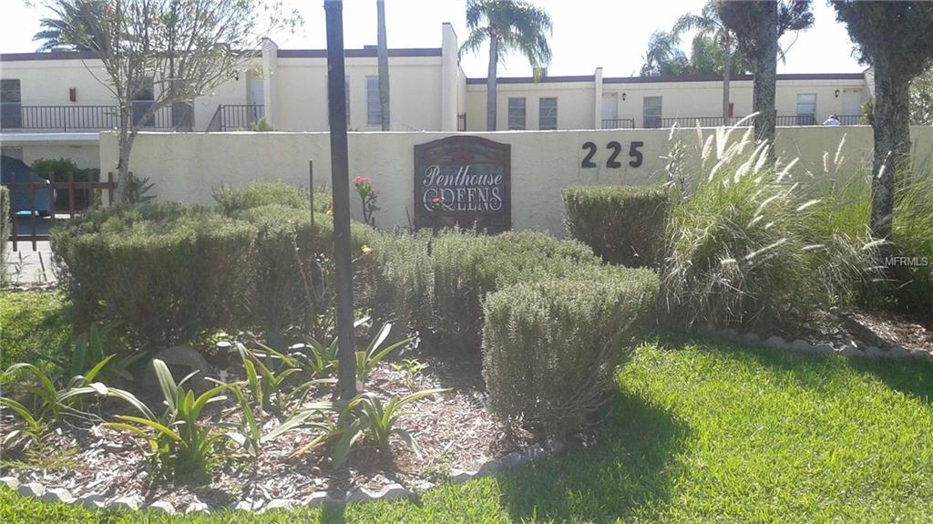 225 COUNTRY CLUB DRIVE, LARGO, Florida 33771, 2 Bedrooms Bedrooms, 4 Rooms Rooms,2 BathroomsBathrooms,Residential,For sale,COUNTRY CLUB,U7843242