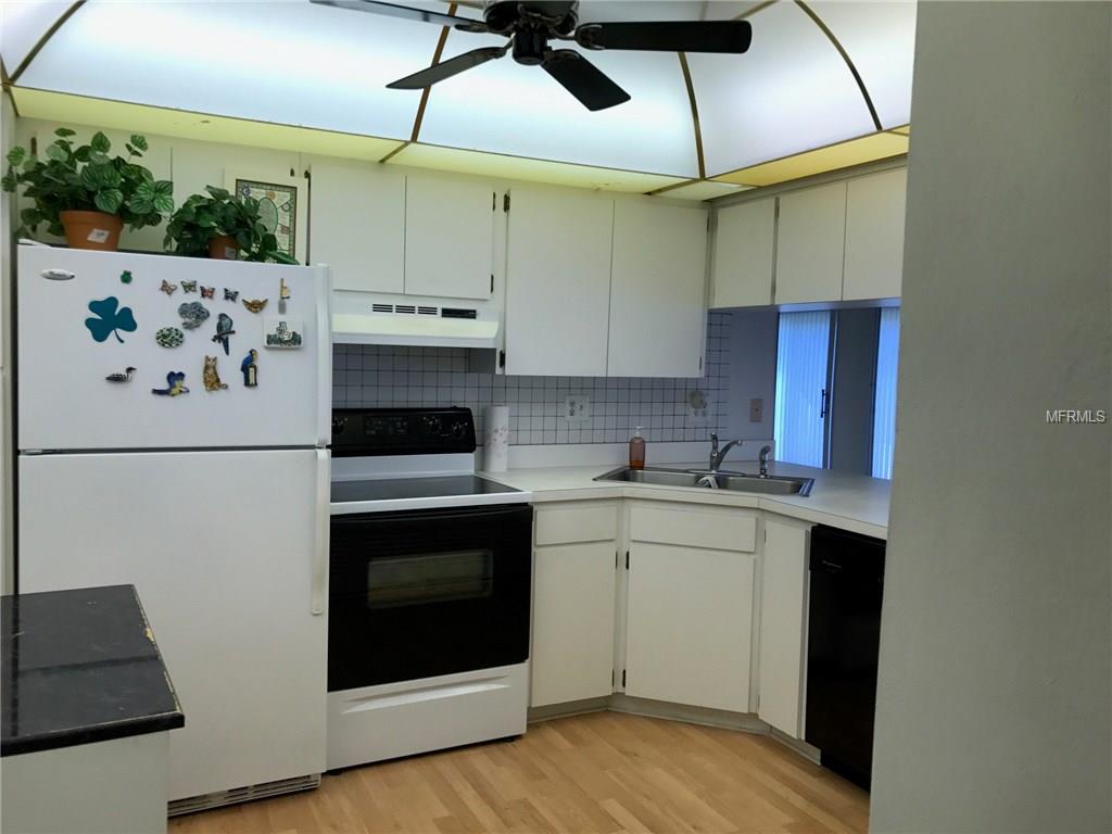 225 COUNTRY CLUB DRIVE, LARGO, Florida 33771, 2 Bedrooms Bedrooms, 4 Rooms Rooms,2 BathroomsBathrooms,Residential,For sale,COUNTRY CLUB,U7843242