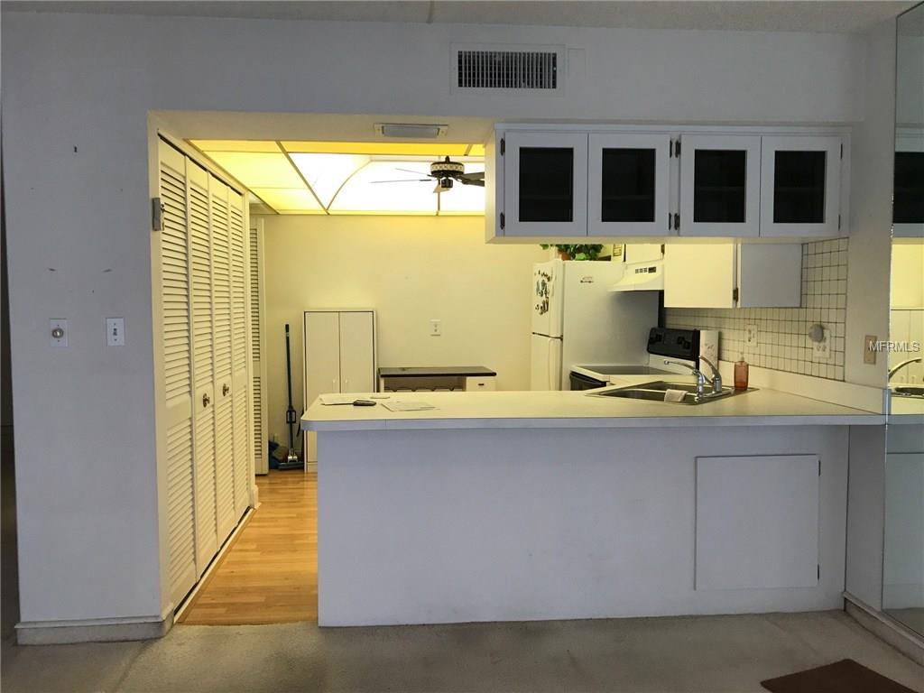 225 COUNTRY CLUB DRIVE, LARGO, Florida 33771, 2 Bedrooms Bedrooms, 4 Rooms Rooms,2 BathroomsBathrooms,Residential,For sale,COUNTRY CLUB,U7843242