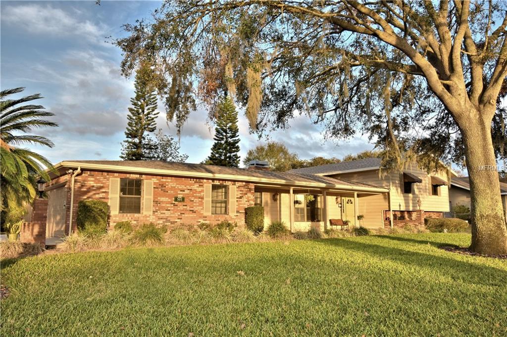 501 HILLSIDE DRIVE, AUBURNDALE, Florida 33823, 4 Bedrooms Bedrooms, 7 Rooms Rooms,3 BathroomsBathrooms,Residential,For sale,HILLSIDE,P4718757