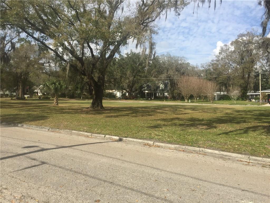 1503 AZALEA STREET, PLANT CITY, Florida 33563, 3 Bedrooms Bedrooms, 6 Rooms Rooms,2 BathroomsBathrooms,Residential,For sale,AZALEA,T2928439