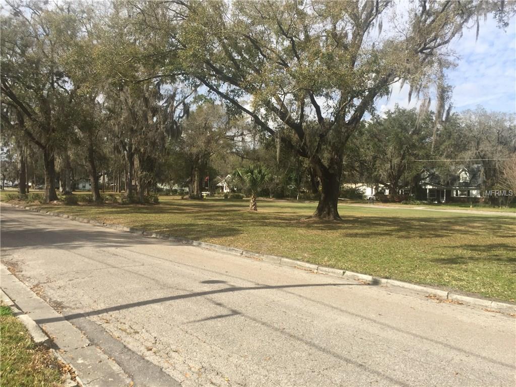 1503 AZALEA STREET, PLANT CITY, Florida 33563, 3 Bedrooms Bedrooms, 6 Rooms Rooms,2 BathroomsBathrooms,Residential,For sale,AZALEA,T2928439