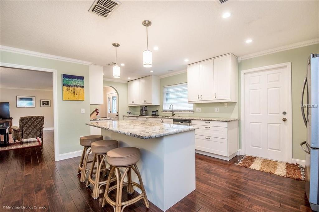 256 CAMBRIDGE DRIVE, LONGWOOD, Florida 32779, 4 Bedrooms Bedrooms, 7 Rooms Rooms,2 BathroomsBathrooms,Residential,For sale,CAMBRIDGE,O5561939