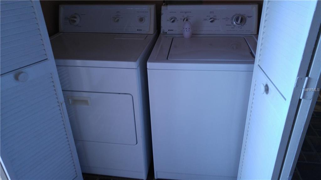 5813 BLUE DAHLIA WAY, ORLANDO, Florida 32807, 2 Bedrooms Bedrooms, 4 Rooms Rooms,2 BathroomsBathrooms,Residential,For sale,BLUE DAHLIA,O5553689