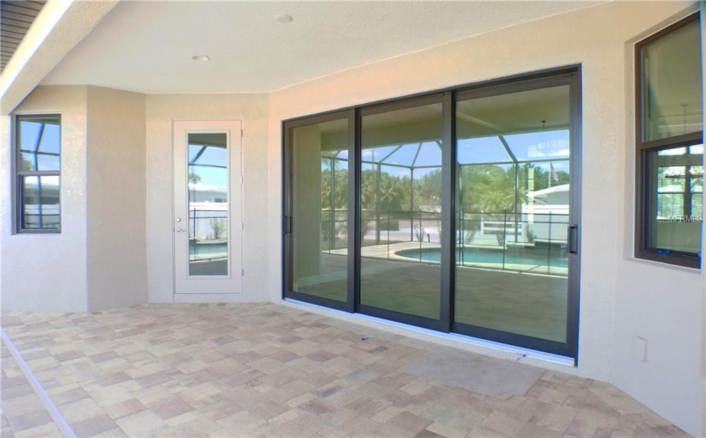 332 CORAL STREET, VENICE, Florida 34285, 3 Bedrooms Bedrooms, 8 Rooms Rooms,2 BathroomsBathrooms,Residential,For sale,CORAL,N5915751