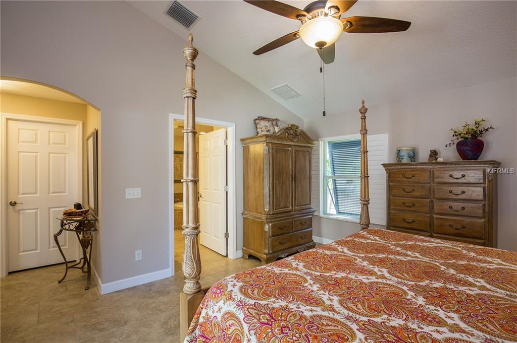 6200 2ND AVENUE N, ST PETERSBURG, Florida 33710, 3 Bedrooms Bedrooms, 5 Rooms Rooms,2 BathroomsBathrooms,Residential,For sale,2ND,U7845170