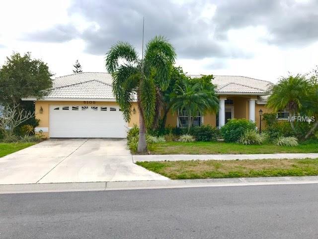 5105 SUNNYDALE CIRCLE, SARASOTA, Florida 34233, 4 Bedrooms Bedrooms, 8 Rooms Rooms,2 BathroomsBathrooms,Residential,For sale,SUNNYDALE,A4210029