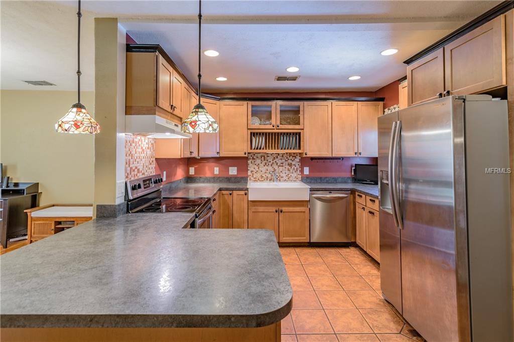 4003 W KENSINGTON AVENUE, TAMPA, Florida 33629, 3 Bedrooms Bedrooms, 6 Rooms Rooms,2 BathroomsBathrooms,Residential,For sale,KENSINGTON,T2898214