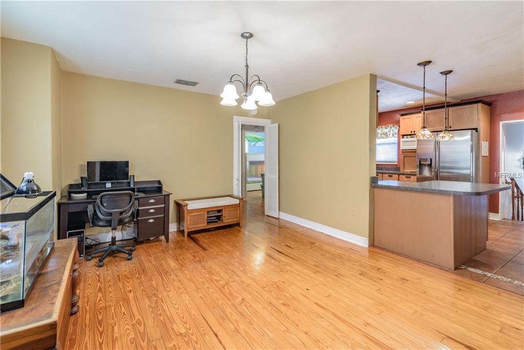 4003 W KENSINGTON AVENUE, TAMPA, Florida 33629, 3 Bedrooms Bedrooms, 6 Rooms Rooms,2 BathroomsBathrooms,Residential,For sale,KENSINGTON,T2898214