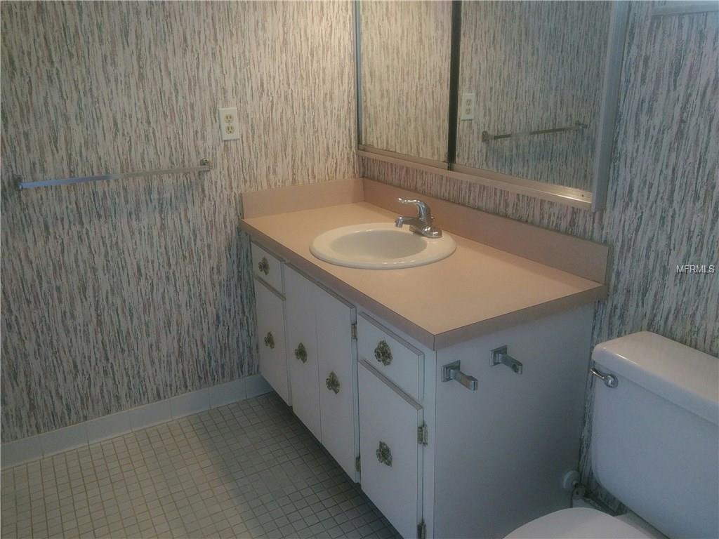 3957 LAKESIDE ROAD, SARASOTA, Florida 34232, 2 Bedrooms Bedrooms, 8 Rooms Rooms,2 BathroomsBathrooms,Residential,For sale,LAKESIDE,A4206638