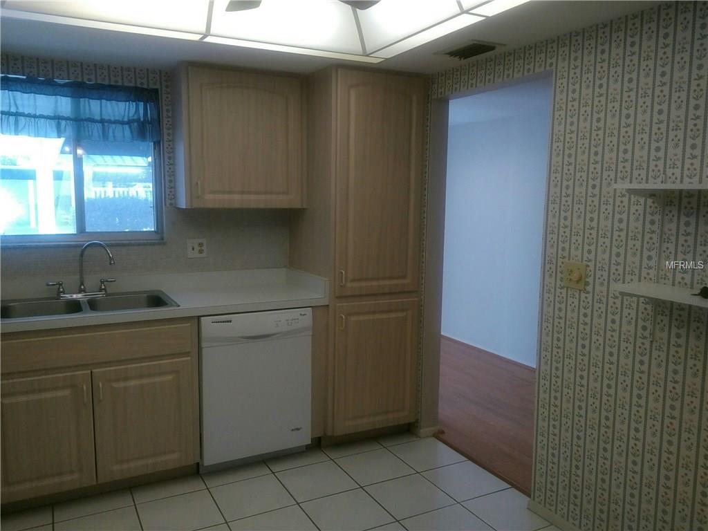 3957 LAKESIDE ROAD, SARASOTA, Florida 34232, 2 Bedrooms Bedrooms, 8 Rooms Rooms,2 BathroomsBathrooms,Residential,For sale,LAKESIDE,A4206638