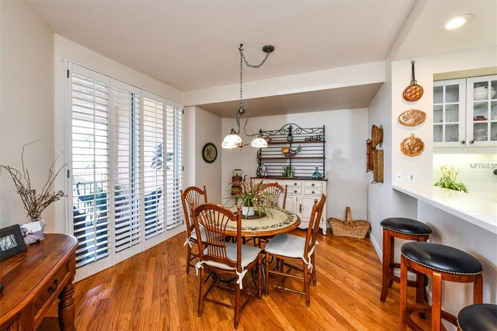 1260 DOLPHIN BAY WAY, SARASOTA, Florida 34242, 2 Bedrooms Bedrooms, 8 Rooms Rooms,2 BathroomsBathrooms,Residential,For sale,DOLPHIN BAY WAY,A4207220