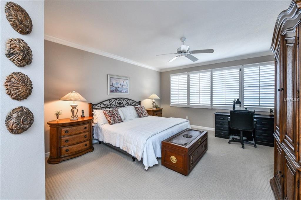 1260 DOLPHIN BAY WAY, SARASOTA, Florida 34242, 2 Bedrooms Bedrooms, 8 Rooms Rooms,2 BathroomsBathrooms,Residential,For sale,DOLPHIN BAY WAY,A4207220