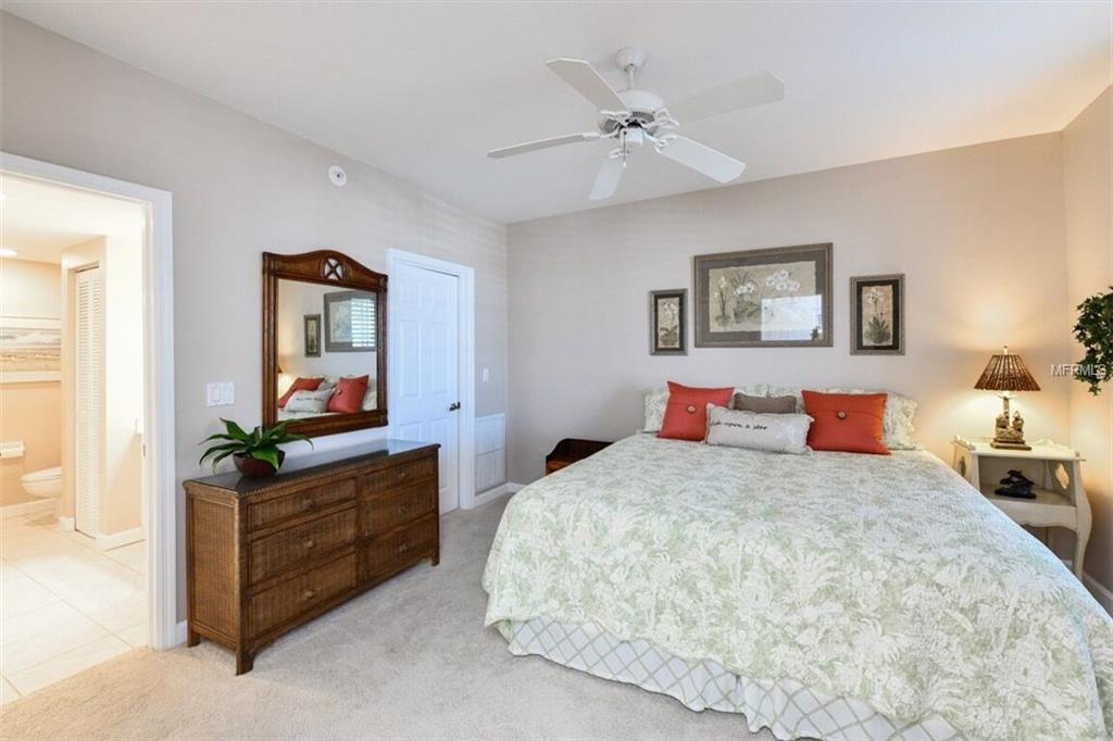 1260 DOLPHIN BAY WAY, SARASOTA, Florida 34242, 2 Bedrooms Bedrooms, 8 Rooms Rooms,2 BathroomsBathrooms,Residential,For sale,DOLPHIN BAY WAY,A4207220