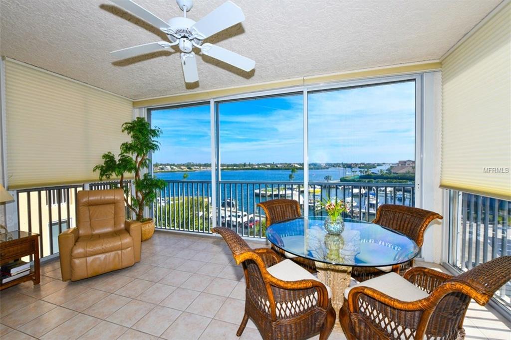 1260 DOLPHIN BAY WAY, SARASOTA, Florida 34242, 2 Bedrooms Bedrooms, 8 Rooms Rooms,2 BathroomsBathrooms,Residential,For sale,DOLPHIN BAY WAY,A4207220