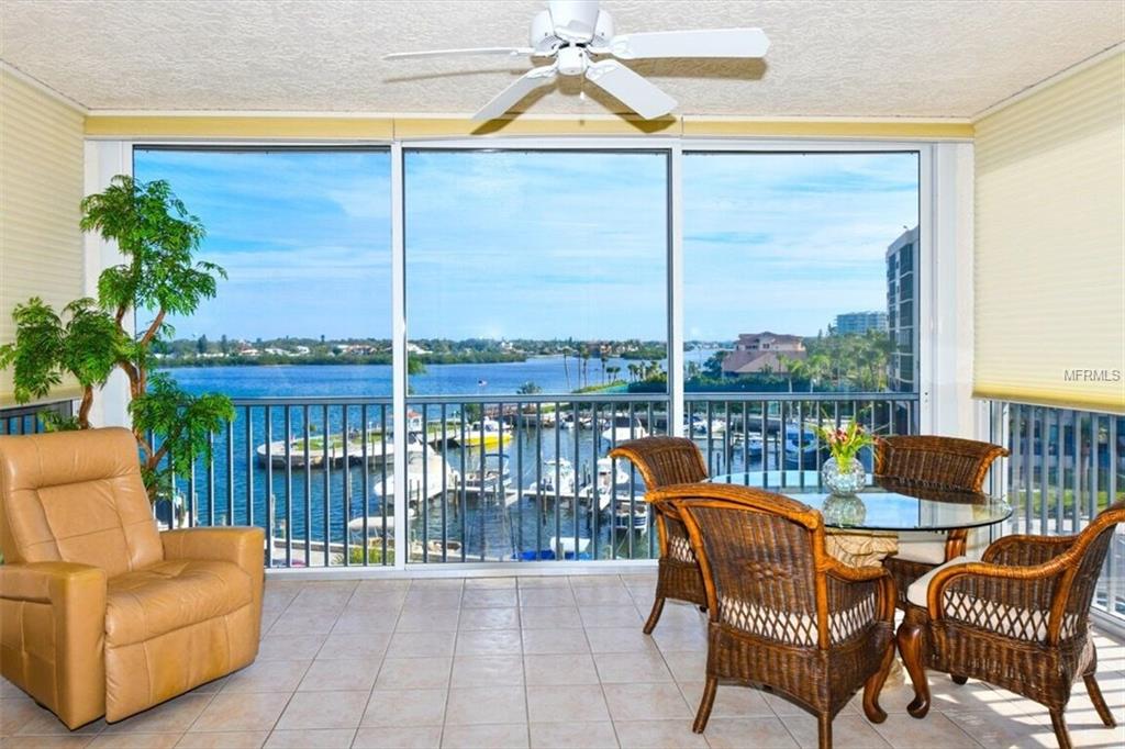 1260 DOLPHIN BAY WAY, SARASOTA, Florida 34242, 2 Bedrooms Bedrooms, 8 Rooms Rooms,2 BathroomsBathrooms,Residential,For sale,DOLPHIN BAY WAY,A4207220