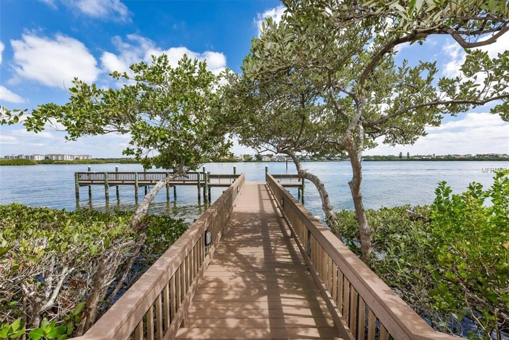 1260 DOLPHIN BAY WAY, SARASOTA, Florida 34242, 2 Bedrooms Bedrooms, 8 Rooms Rooms,2 BathroomsBathrooms,Residential,For sale,DOLPHIN BAY WAY,A4207220