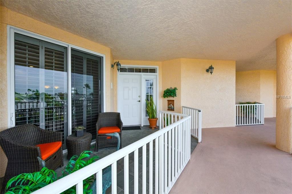 1260 DOLPHIN BAY WAY, SARASOTA, Florida 34242, 2 Bedrooms Bedrooms, 8 Rooms Rooms,2 BathroomsBathrooms,Residential,For sale,DOLPHIN BAY WAY,A4207220