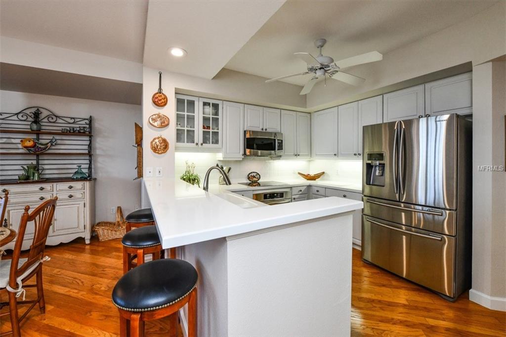 1260 DOLPHIN BAY WAY, SARASOTA, Florida 34242, 2 Bedrooms Bedrooms, 8 Rooms Rooms,2 BathroomsBathrooms,Residential,For sale,DOLPHIN BAY WAY,A4207220