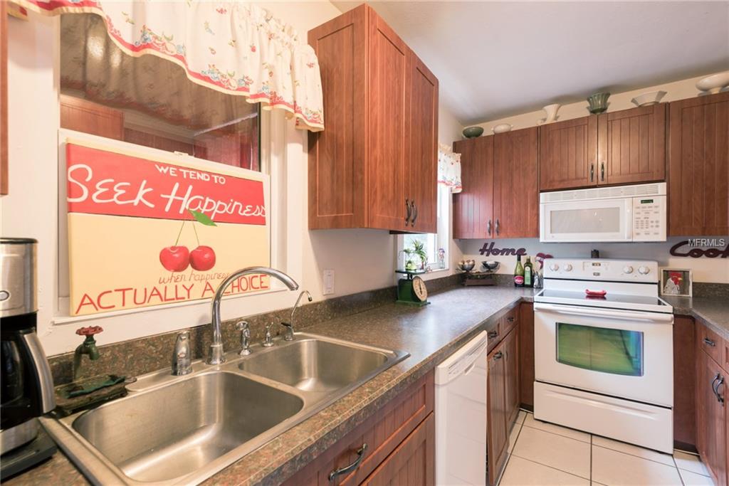 2451 WOODLAWN CIRCLE W, ST PETERSBURG, Florida 33704, 3 Bedrooms Bedrooms, 4 Rooms Rooms,2 BathroomsBathrooms,Residential,For sale,WOODLAWN,U7845705