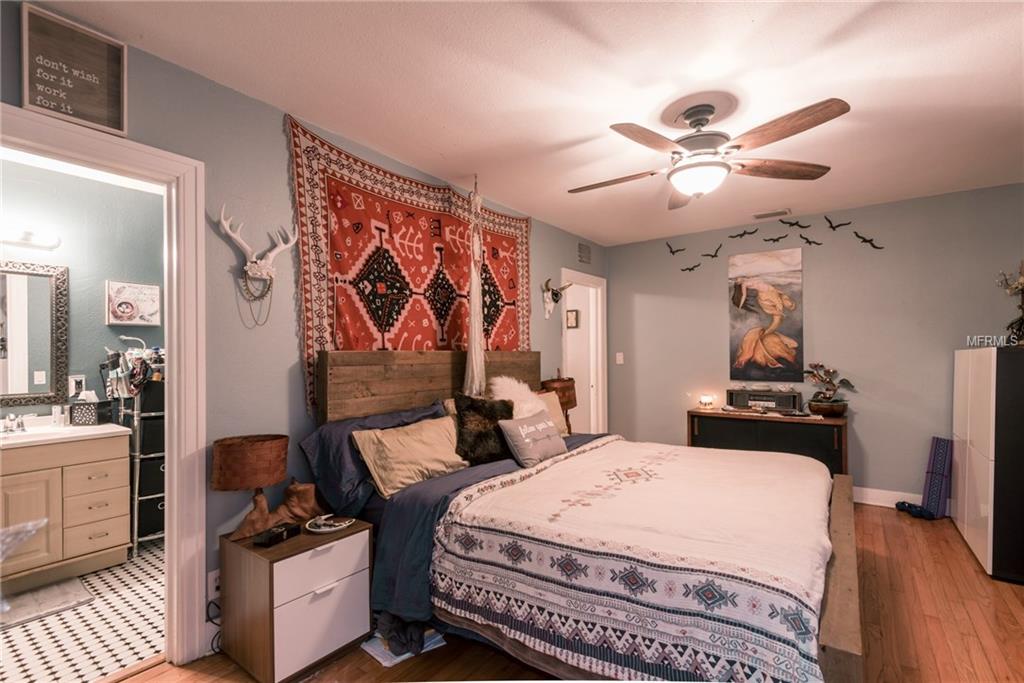 2451 WOODLAWN CIRCLE W, ST PETERSBURG, Florida 33704, 3 Bedrooms Bedrooms, 4 Rooms Rooms,2 BathroomsBathrooms,Residential,For sale,WOODLAWN,U7845705