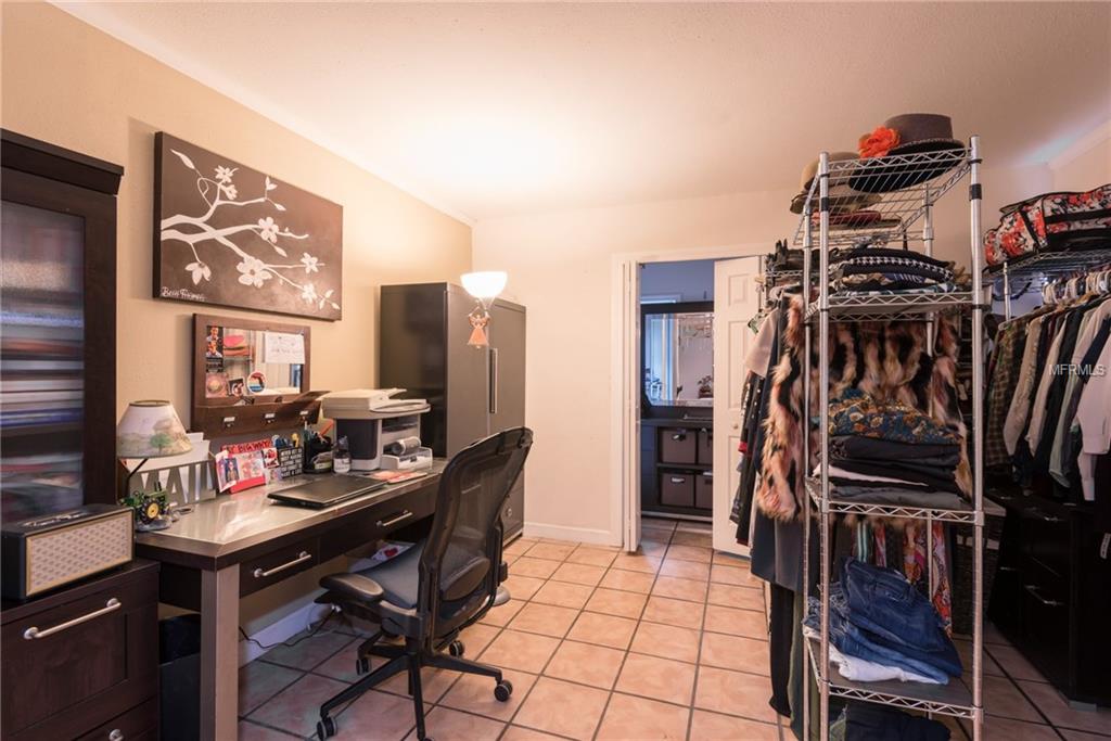 2451 WOODLAWN CIRCLE W, ST PETERSBURG, Florida 33704, 3 Bedrooms Bedrooms, 4 Rooms Rooms,2 BathroomsBathrooms,Residential,For sale,WOODLAWN,U7845705