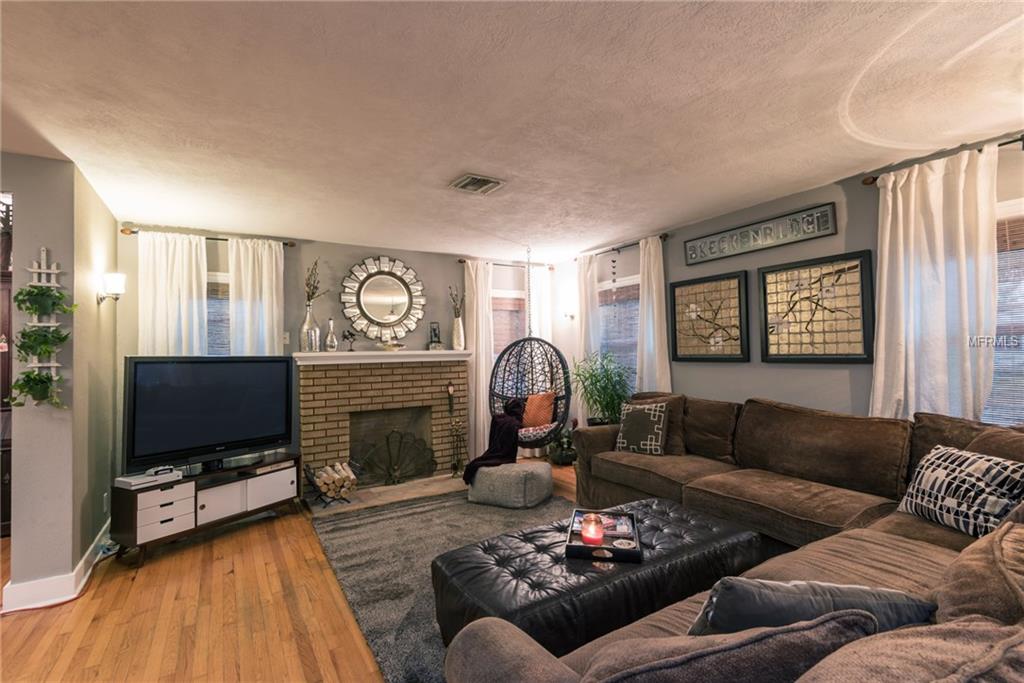 2451 WOODLAWN CIRCLE W, ST PETERSBURG, Florida 33704, 3 Bedrooms Bedrooms, 4 Rooms Rooms,2 BathroomsBathrooms,Residential,For sale,WOODLAWN,U7845705