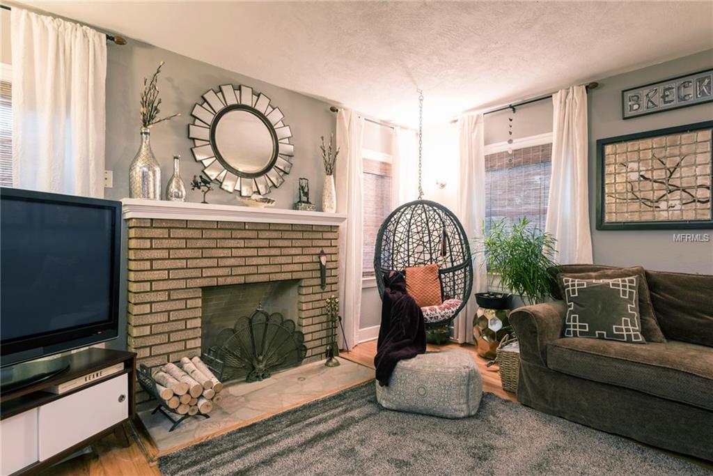 2451 WOODLAWN CIRCLE W, ST PETERSBURG, Florida 33704, 3 Bedrooms Bedrooms, 4 Rooms Rooms,2 BathroomsBathrooms,Residential,For sale,WOODLAWN,U7845705