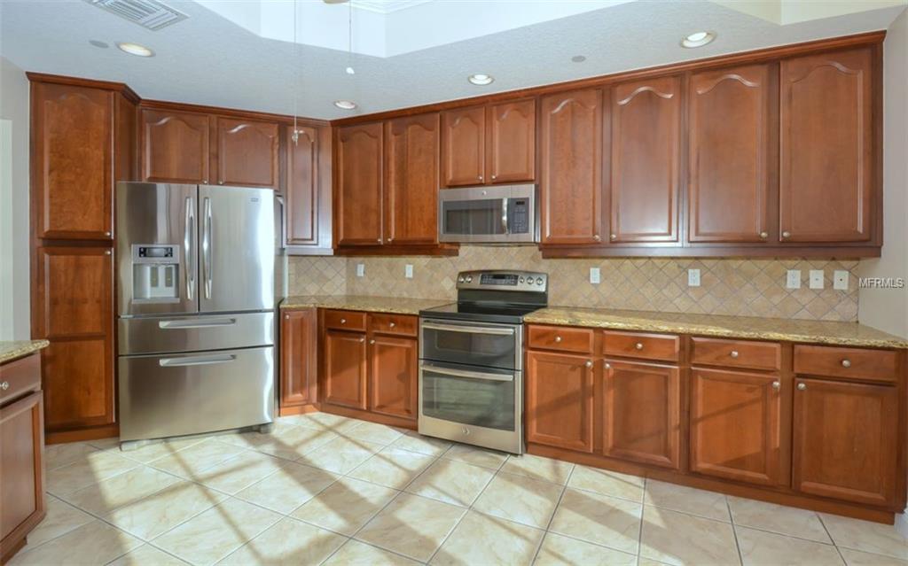 6438 WATERCREST WAY, LAKEWOOD RANCH, Florida 34202, 3 Bedrooms Bedrooms, 6 Rooms Rooms,3 BathroomsBathrooms,Residential,For sale,WATERCREST,A4198746