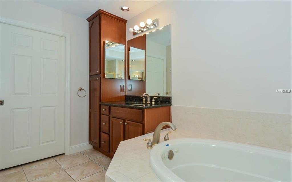 6438 WATERCREST WAY, LAKEWOOD RANCH, Florida 34202, 3 Bedrooms Bedrooms, 6 Rooms Rooms,3 BathroomsBathrooms,Residential,For sale,WATERCREST,A4198746