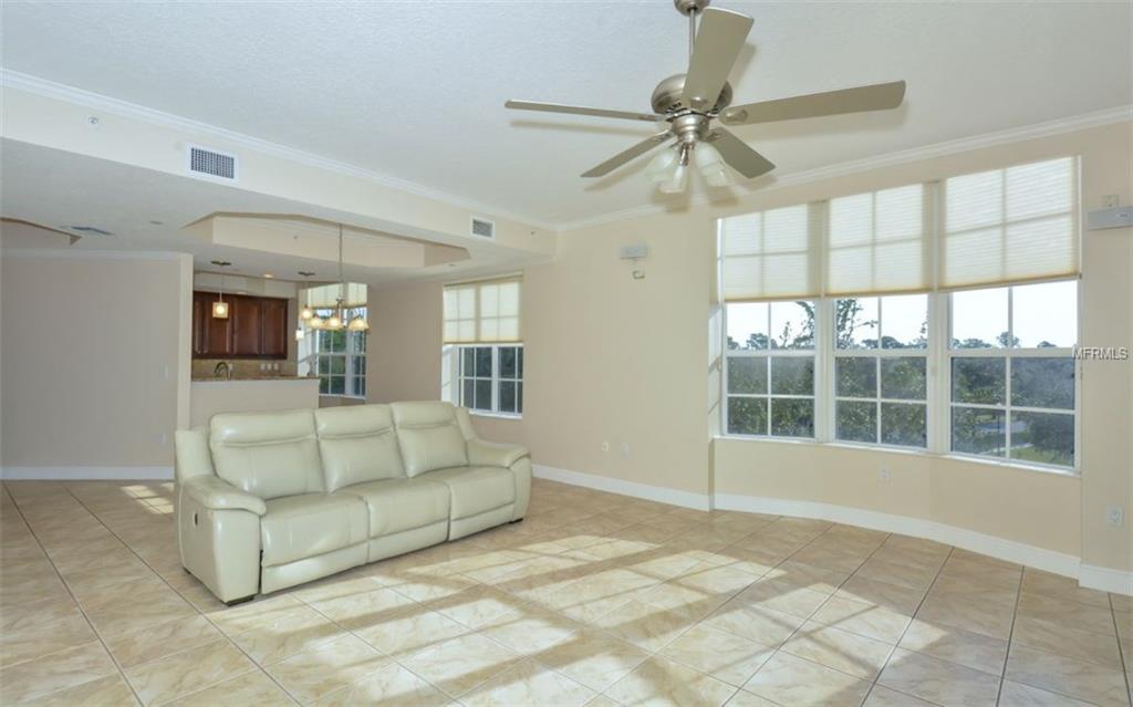 6438 WATERCREST WAY, LAKEWOOD RANCH, Florida 34202, 3 Bedrooms Bedrooms, 6 Rooms Rooms,3 BathroomsBathrooms,Residential,For sale,WATERCREST,A4198746