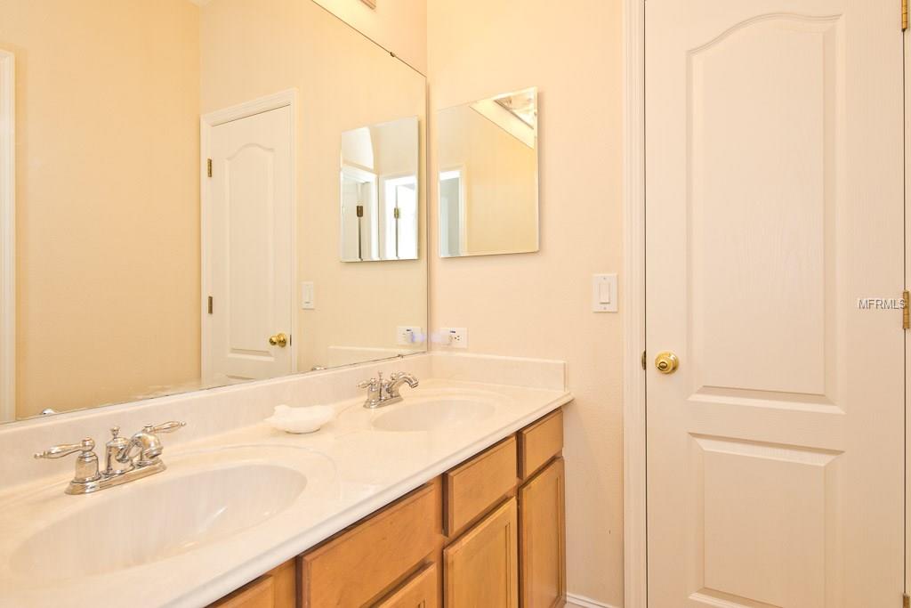 125 IVYDALE MANOR DRIVE, DELAND, Florida 32724, 4 Bedrooms Bedrooms, 8 Rooms Rooms,3 BathroomsBathrooms,Residential,For sale,IVYDALE MANOR,V4722340