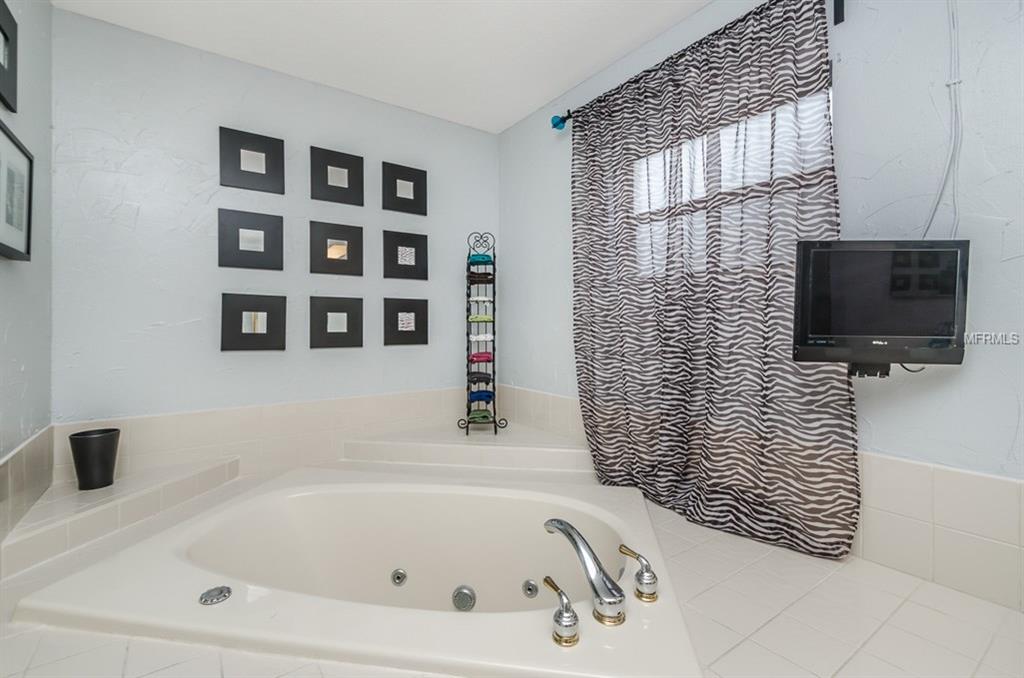 7041 SILVERWOOD DRIVE, NEW PORT RICHEY, Florida 34654, 3 Bedrooms Bedrooms, 3 Rooms Rooms,2 BathroomsBathrooms,Residential,For sale,SILVERWOOD,U7843945