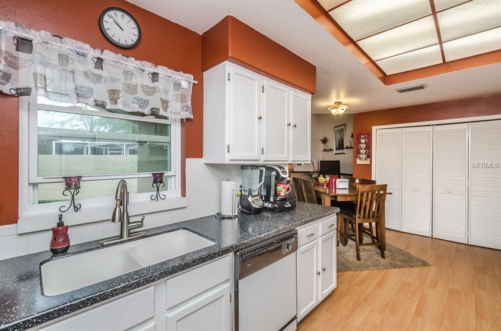 7041 SILVERWOOD DRIVE, NEW PORT RICHEY, Florida 34654, 3 Bedrooms Bedrooms, 3 Rooms Rooms,2 BathroomsBathrooms,Residential,For sale,SILVERWOOD,U7843945