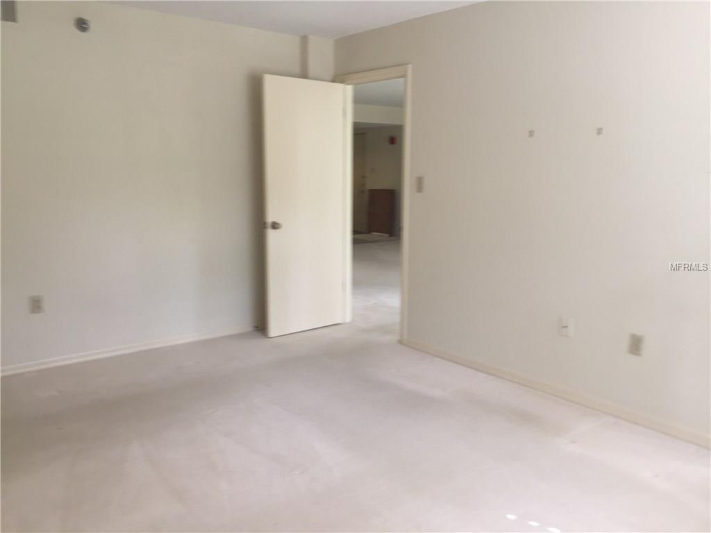 206 QUAYSIDE CIRCLE, MAITLAND, Florida 32751, 2 Bedrooms Bedrooms, 5 Rooms Rooms,2 BathroomsBathrooms,Residential,For sale,QUAYSIDE,O5541433