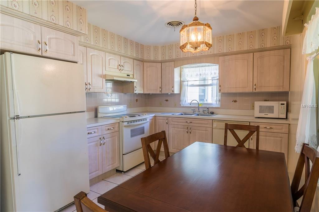 6595 EVERGREEN AVENUE, SEMINOLE, Florida 33772, 2 Bedrooms Bedrooms, 6 Rooms Rooms,2 BathroomsBathrooms,Residential,For sale,EVERGREEN,U7839118