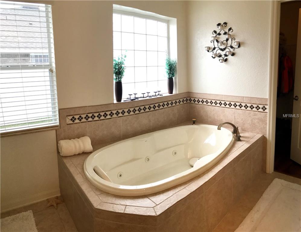 1570 DOVES VIEW CIRCLE, AUBURNDALE, Florida 33823, 4 Bedrooms Bedrooms, 8 Rooms Rooms,2 BathroomsBathrooms,Residential,For sale,DOVES VIEW,P4718874