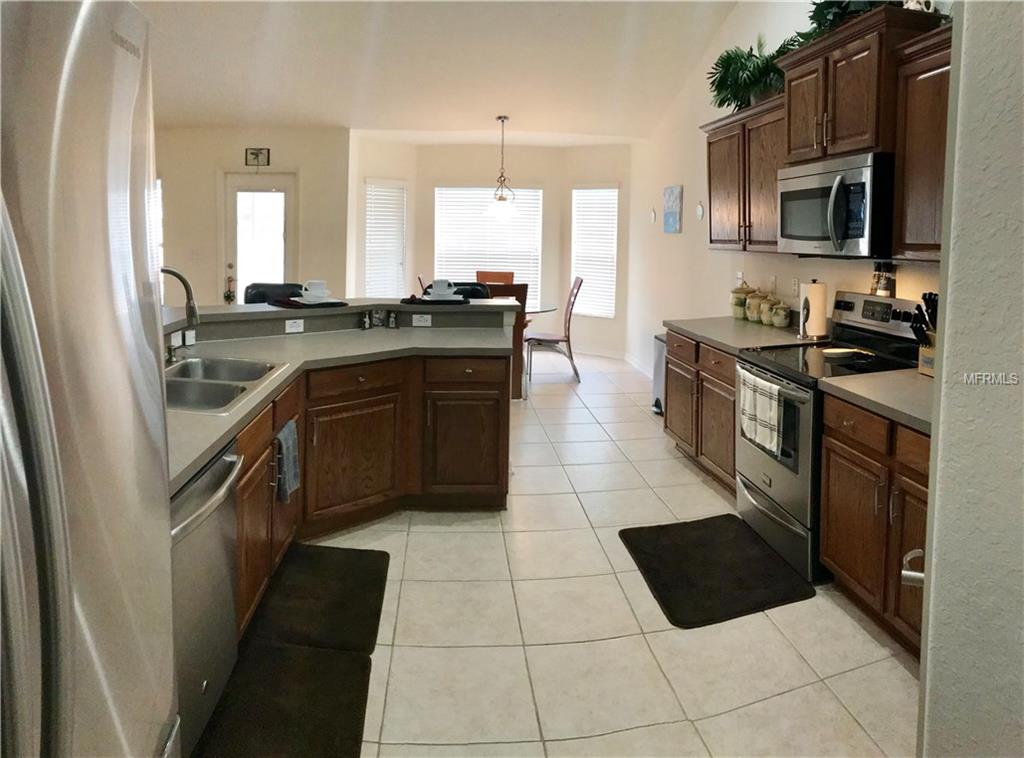 1570 DOVES VIEW CIRCLE, AUBURNDALE, Florida 33823, 4 Bedrooms Bedrooms, 8 Rooms Rooms,2 BathroomsBathrooms,Residential,For sale,DOVES VIEW,P4718874